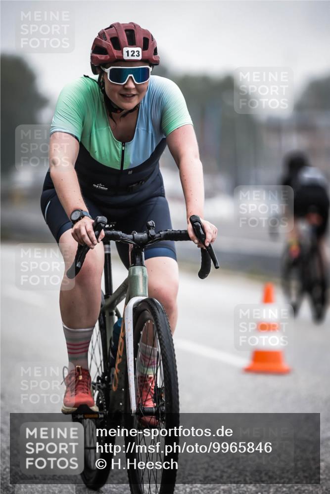 16.08.2026 - KN Förde Triathlon 2026 H.Heesch http://msf.ph/oto/9965846 16.08.2026 09:26:01 Radfahren 114, 123, 537 meine-sportfotos.de