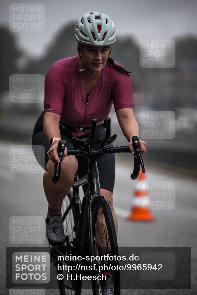 16.08.2026 - KN Förde Triathlon 2026 H.Heesch http://msf.ph/oto/9965942 16.08.2026 09:27:19 Radfahren 126, 177, 183 meine-sportfotos.de