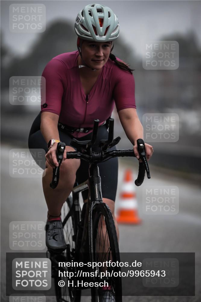 16.08.2026 - KN Förde Triathlon 2026 H.Heesch http://msf.ph/oto/9965943 16.08.2026 09:27:19 Radfahren 126, 177, 183 meine-sportfotos.de