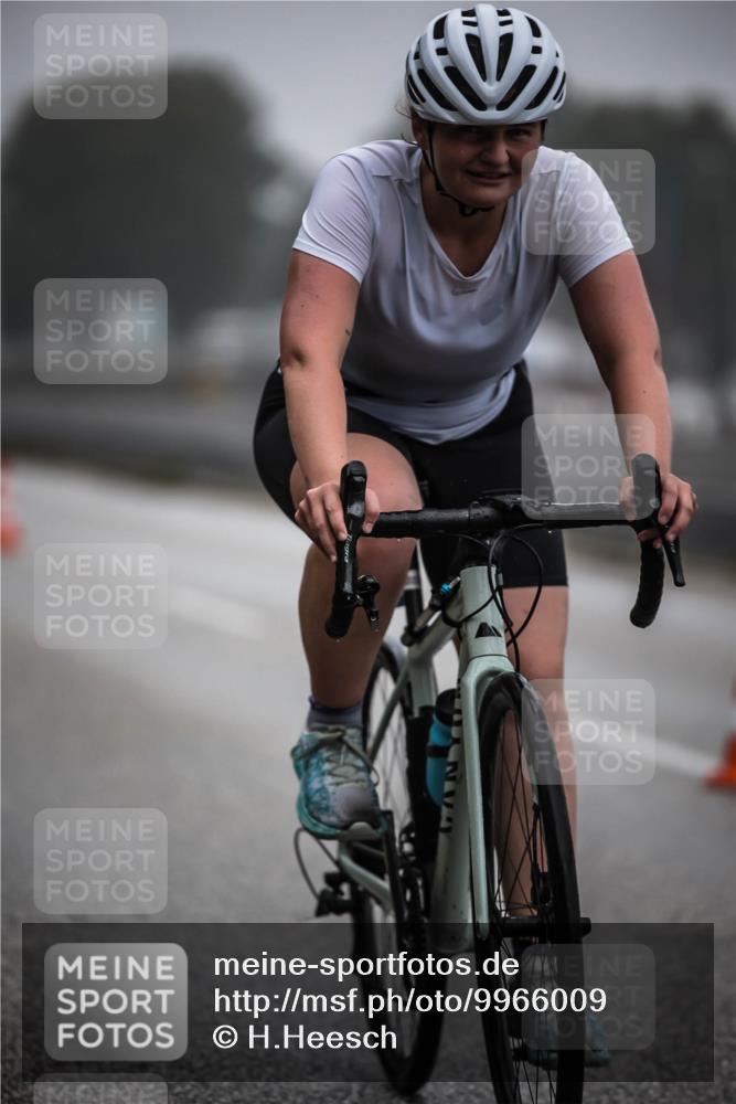 16.08.2026 - KN Förde Triathlon 2026 H.Heesch http://msf.ph/oto/9966009 16.08.2026 09:27:32 Radfahren 121, 138, 171, 172, 176, 180, 230 meine-sportfotos.de