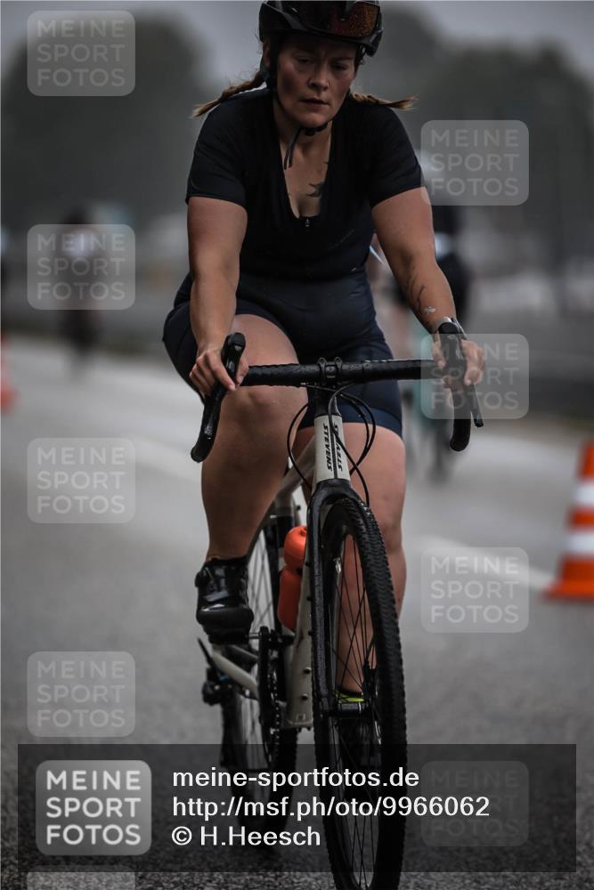 16.08.2026 - KN Förde Triathlon 2026 H.Heesch http://msf.ph/oto/9966062 16.08.2026 09:27:40 Radfahren 108, 156, 179, 205 meine-sportfotos.de