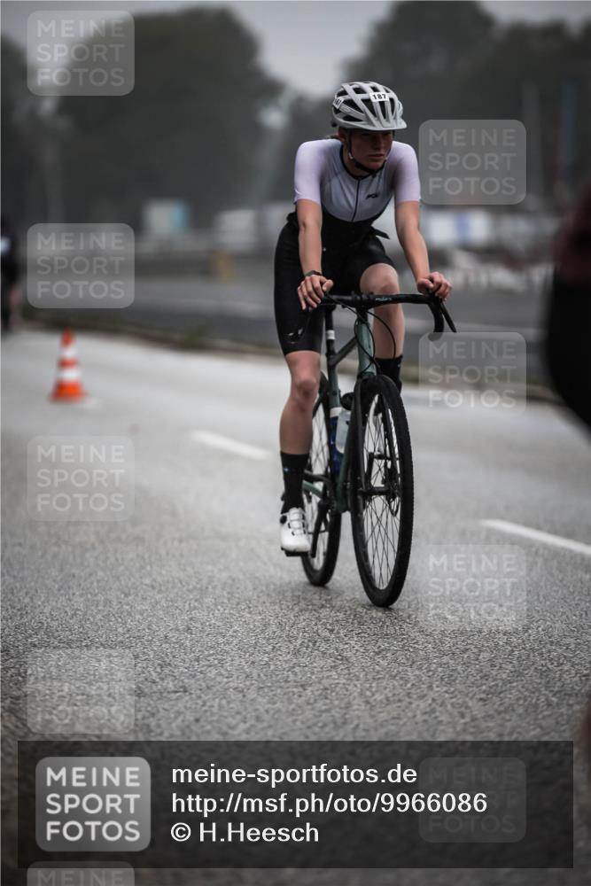 16.08.2026 - KN Förde Triathlon 2026 H.Heesch http://msf.ph/oto/9966086 16.08.2026 09:27:50 Radfahren 115, 142, 168, 186, 187, 204 meine-sportfotos.de