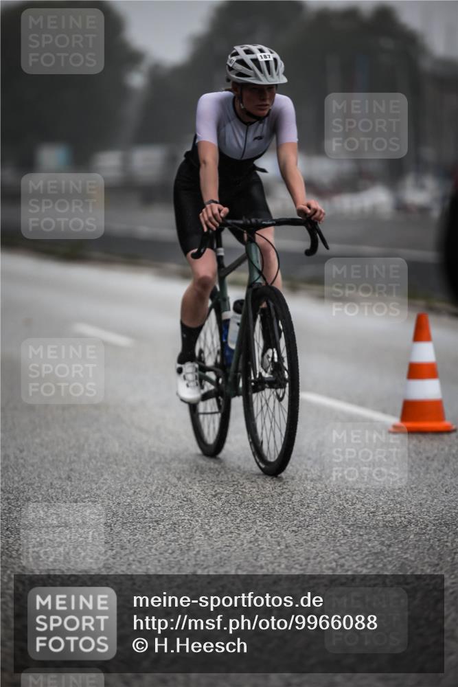 16.08.2026 - KN Förde Triathlon 2026 H.Heesch http://msf.ph/oto/9966088 16.08.2026 09:27:50 Radfahren 115, 142, 168, 186, 187, 204 meine-sportfotos.de
