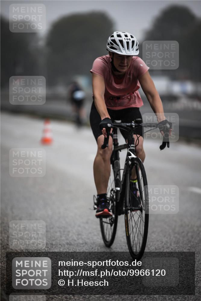 16.08.2026 - KN Förde Triathlon 2026 H.Heesch http://msf.ph/oto/9966120 16.08.2026 09:27:55 Radfahren 115, 142, 166, 178, 186 meine-sportfotos.de