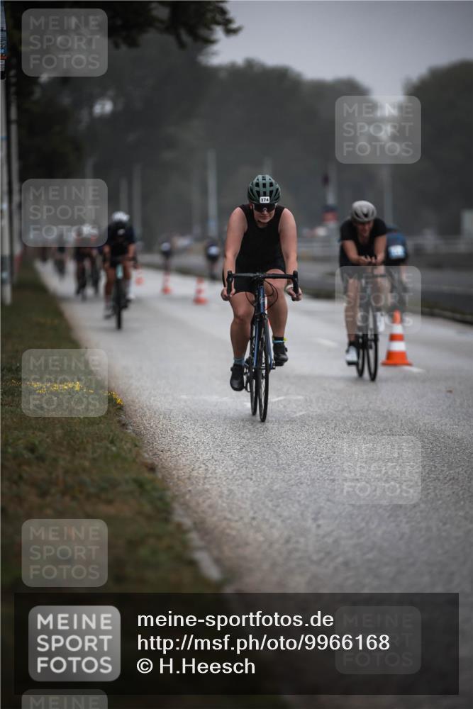 16.08.2026 - KN Förde Triathlon 2026 H.Heesch http://msf.ph/oto/9966168 16.08.2026 09:28:03 Radfahren 103, 110, 113, 114, 146, 164, 174, 190, 192, 194, 198, 239 meine-sportfotos.de
