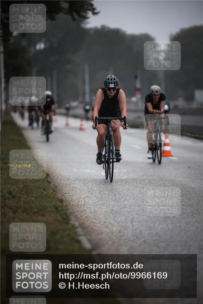 16.08.2026 - KN Förde Triathlon 2026 H.Heesch http://msf.ph/oto/9966169 16.08.2026 09:28:03 Radfahren 103, 110, 113, 114, 146, 164, 174, 190, 192, 194, 198, 239 meine-sportfotos.de