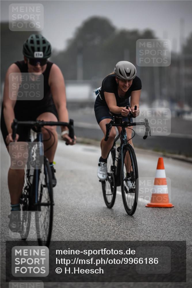 16.08.2026 - KN Förde Triathlon 2026 H.Heesch http://msf.ph/oto/9966186 16.08.2026 09:28:04 Radfahren 103, 110, 113, 114, 146, 164, 174, 190, 192, 194, 198, 239 meine-sportfotos.de
