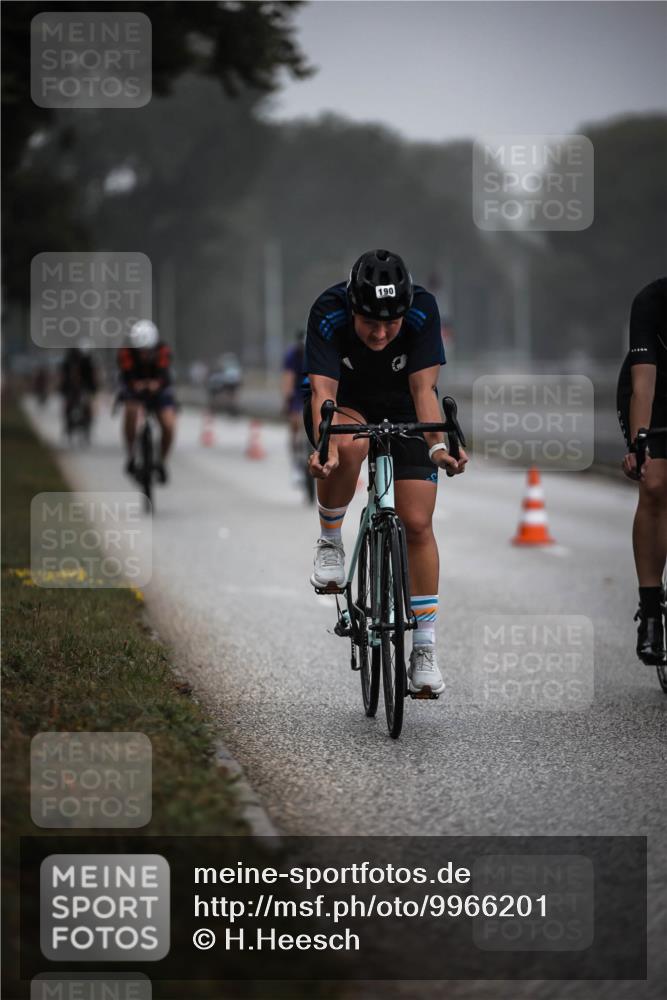 16.08.2026 - KN Förde Triathlon 2026 H.Heesch http://msf.ph/oto/9966201 16.08.2026 09:28:07 Radfahren 110, 113, 114, 169, 174, 190, 194, 198, 225, 239 meine-sportfotos.de