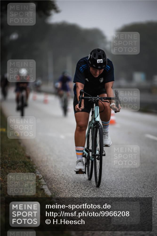 16.08.2026 - KN Förde Triathlon 2026 H.Heesch http://msf.ph/oto/9966208 16.08.2026 09:28:07 Radfahren 110, 113, 114, 169, 174, 190, 194, 198, 225, 239 meine-sportfotos.de