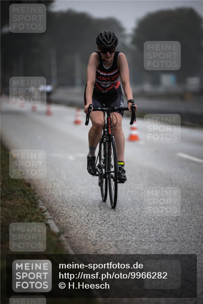 16.08.2026 - KN Förde Triathlon 2026 H.Heesch http://msf.ph/oto/9966282 16.08.2026 09:28:23 Radfahren 109, 122 meine-sportfotos.de