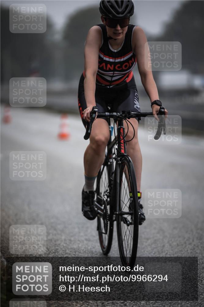 16.08.2026 - KN Förde Triathlon 2026 H.Heesch http://msf.ph/oto/9966294 16.08.2026 09:28:24 Radfahren 109, 122, 167 meine-sportfotos.de