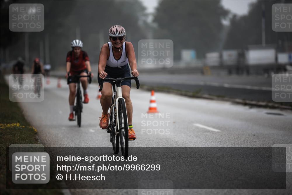 16.08.2026 - KN Förde Triathlon 2026 H.Heesch http://msf.ph/oto/9966299 16.08.2026 09:28:30 Radfahren 117, 139, 160, 163, 167 meine-sportfotos.de