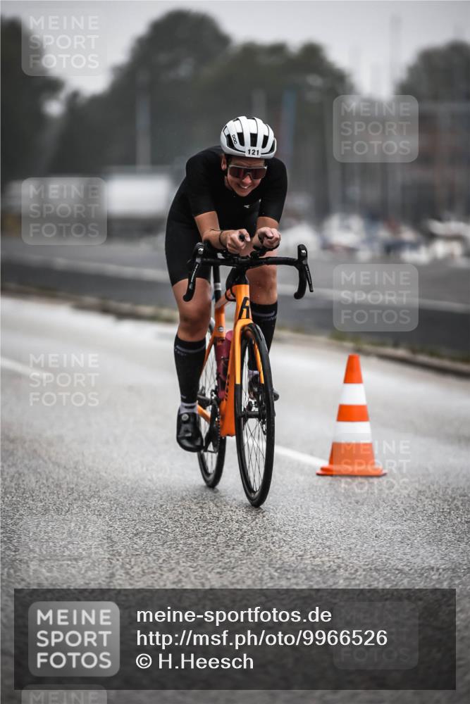 16.08.2026 - KN Förde Triathlon 2026 H.Heesch http://msf.ph/oto/9966526 16.08.2026 09:29:54 Radfahren 121, 181, 206, 229 meine-sportfotos.de