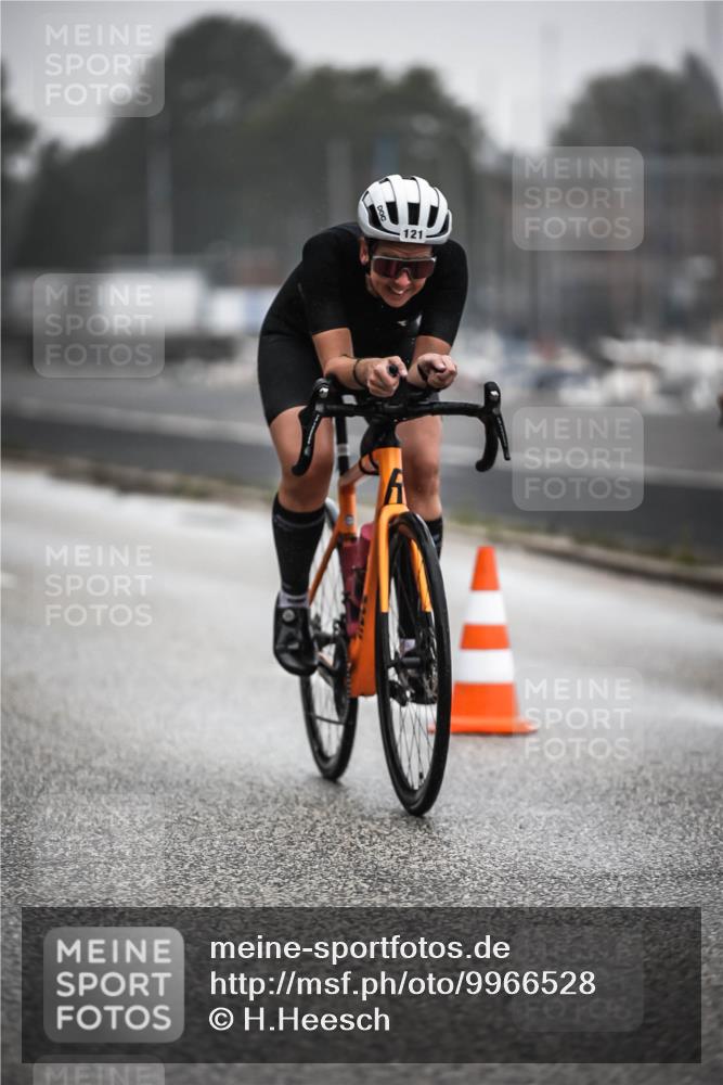 16.08.2026 - KN Förde Triathlon 2026 H.Heesch http://msf.ph/oto/9966528 16.08.2026 09:29:54 Radfahren 121, 181, 206, 229 meine-sportfotos.de