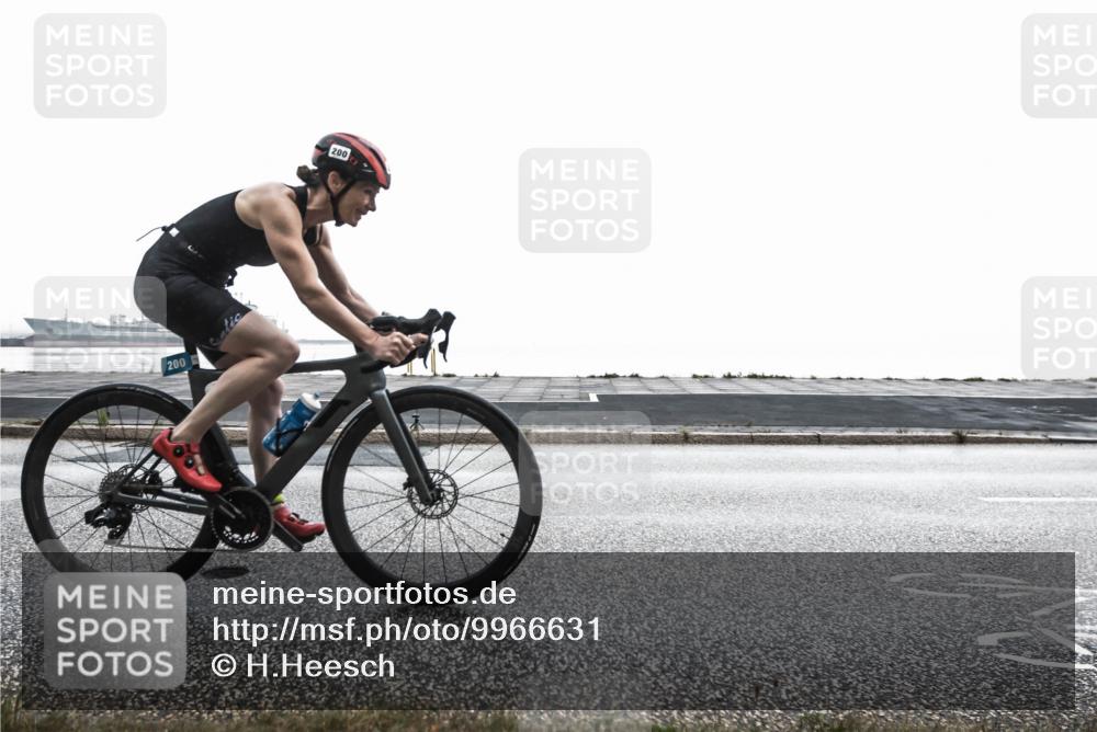 16.08.2026 - KN Förde Triathlon 2026 H.Heesch http://msf.ph/oto/9966631 16.08.2026 09:39:51 Radfahren 167, 200, 217 meine-sportfotos.de