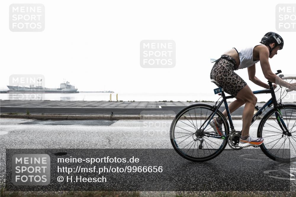 16.08.2026 - KN Förde Triathlon 2026 H.Heesch http://msf.ph/oto/9966656 16.08.2026 09:40:24 Radfahren 106, 110, 127, 140, 142, 176, 191, 206 meine-sportfotos.de