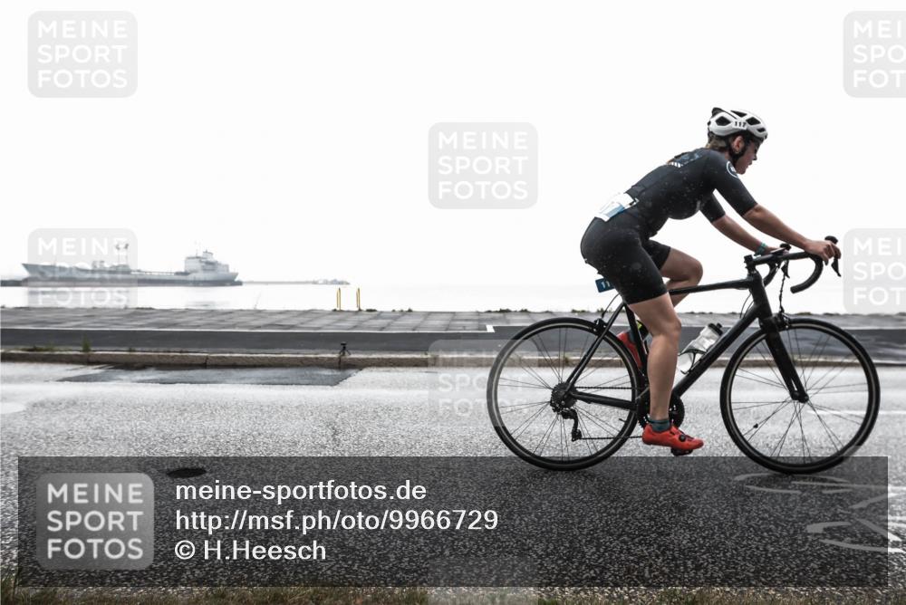 16.08.2026 - KN Förde Triathlon 2026 H.Heesch http://msf.ph/oto/9966729 16.08.2026 09:41:45 Radfahren 107, 117, 126, 129, 171, 180, 181, 211 meine-sportfotos.de