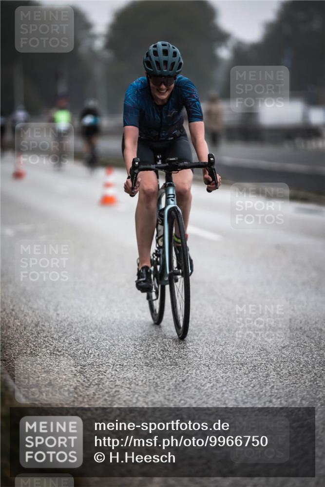 16.08.2026 - KN Förde Triathlon 2026 H.Heesch http://msf.ph/oto/9966750 16.08.2026 09:30:21 Radfahren 142, 146, 235 meine-sportfotos.de