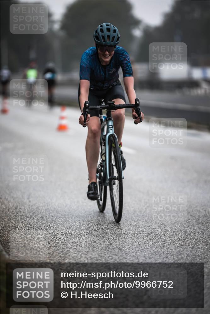 16.08.2026 - KN Förde Triathlon 2026 H.Heesch http://msf.ph/oto/9966752 16.08.2026 09:30:21 Radfahren 142, 146, 235 meine-sportfotos.de