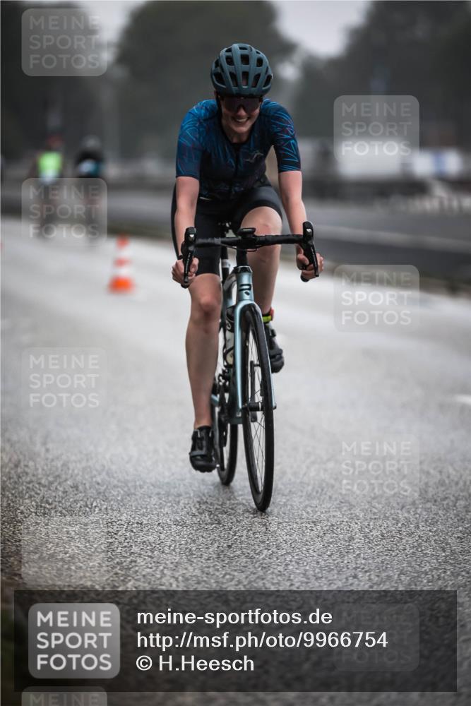 16.08.2026 - KN Förde Triathlon 2026 H.Heesch http://msf.ph/oto/9966754 16.08.2026 09:30:21 Radfahren 142, 146, 235 meine-sportfotos.de