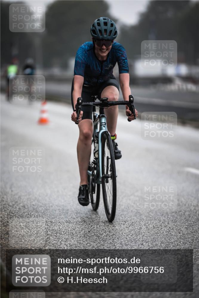 16.08.2026 - KN Förde Triathlon 2026 H.Heesch http://msf.ph/oto/9966756 16.08.2026 09:30:21 Radfahren 142, 146, 235 meine-sportfotos.de