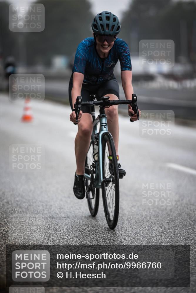 16.08.2026 - KN Förde Triathlon 2026 H.Heesch http://msf.ph/oto/9966760 16.08.2026 09:30:21 Radfahren 142, 146, 235 meine-sportfotos.de