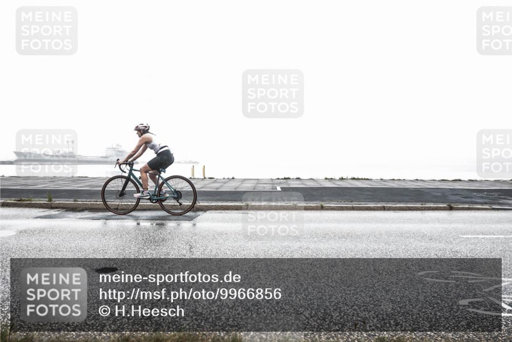 16.08.2026 - KN Förde Triathlon 2026 H.Heesch http://msf.ph/oto/9966856 16.08.2026 09:44:09 Radfahren 130, 235, 247, 248, 251, 805 meine-sportfotos.de