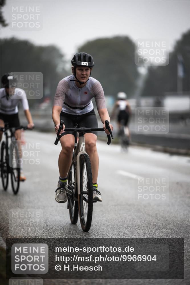 16.08.2026 - KN Förde Triathlon 2026 H.Heesch http://msf.ph/oto/9966904 16.08.2026 09:30:45 Radfahren 129, 160, 194, 239, 248 meine-sportfotos.de