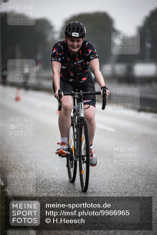 16.08.2026 - KN Förde Triathlon 2026 H.Heesch http://msf.ph/oto/9966965 16.08.2026 09:30:50 Radfahren 129, 141, 149, 160, 205 meine-sportfotos.de
