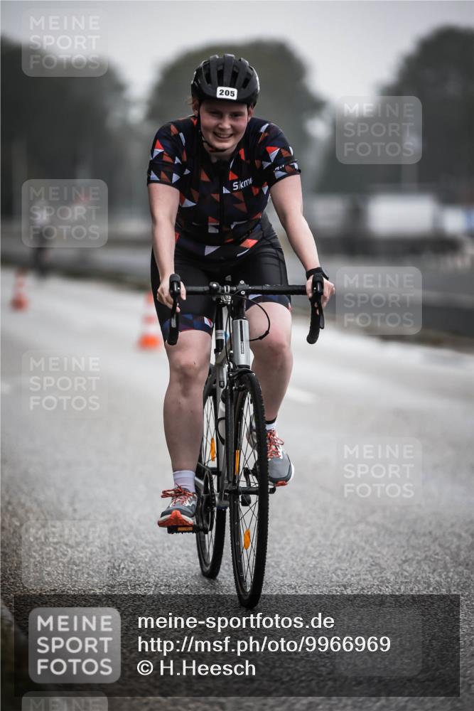16.08.2026 - KN Förde Triathlon 2026 H.Heesch http://msf.ph/oto/9966969 16.08.2026 09:30:50 Radfahren 129, 141, 149, 160, 205 meine-sportfotos.de