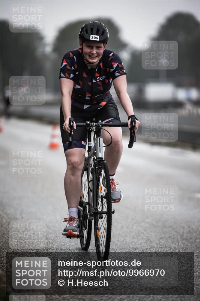 16.08.2026 - KN Förde Triathlon 2026 H.Heesch http://msf.ph/oto/9966970 16.08.2026 09:30:50 Radfahren 129, 141, 149, 160, 205 meine-sportfotos.de
