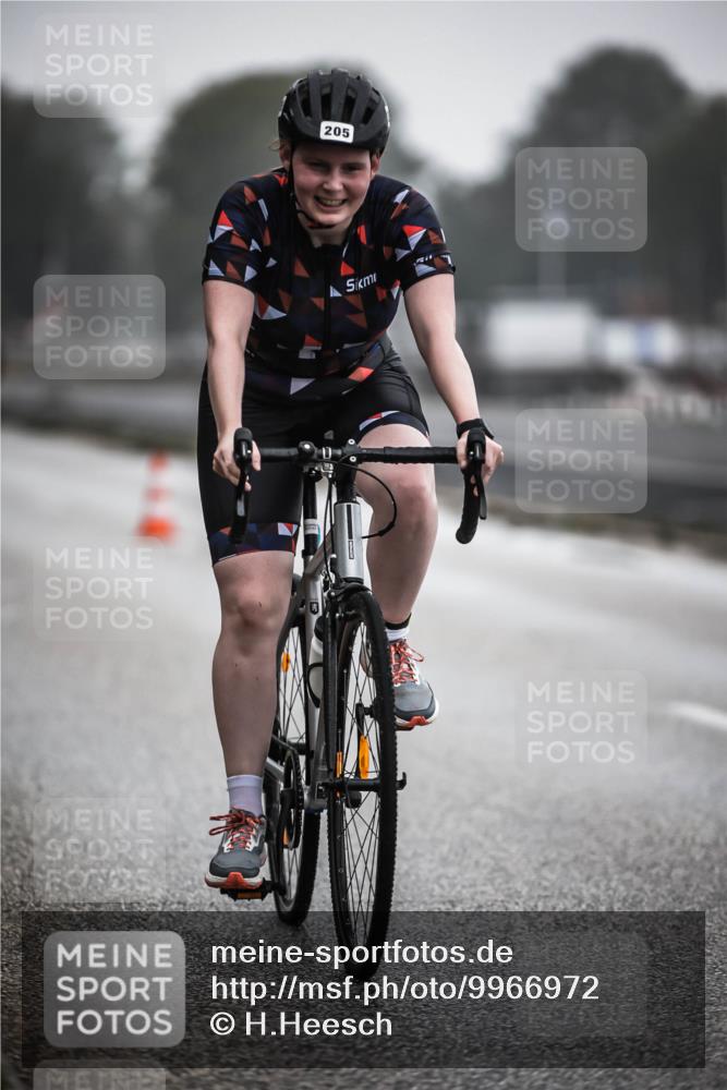 16.08.2026 - KN Förde Triathlon 2026 H.Heesch http://msf.ph/oto/9966972 16.08.2026 09:30:50 Radfahren 129, 141, 149, 160, 205 meine-sportfotos.de