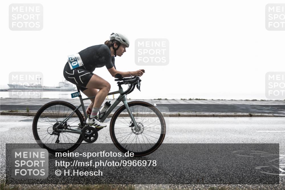 16.08.2026 - KN Förde Triathlon 2026 H.Heesch http://msf.ph/oto/9966978 16.08.2026 09:46:30 Radfahren 109, 150, 198, 202, 216, 255, 258 meine-sportfotos.de