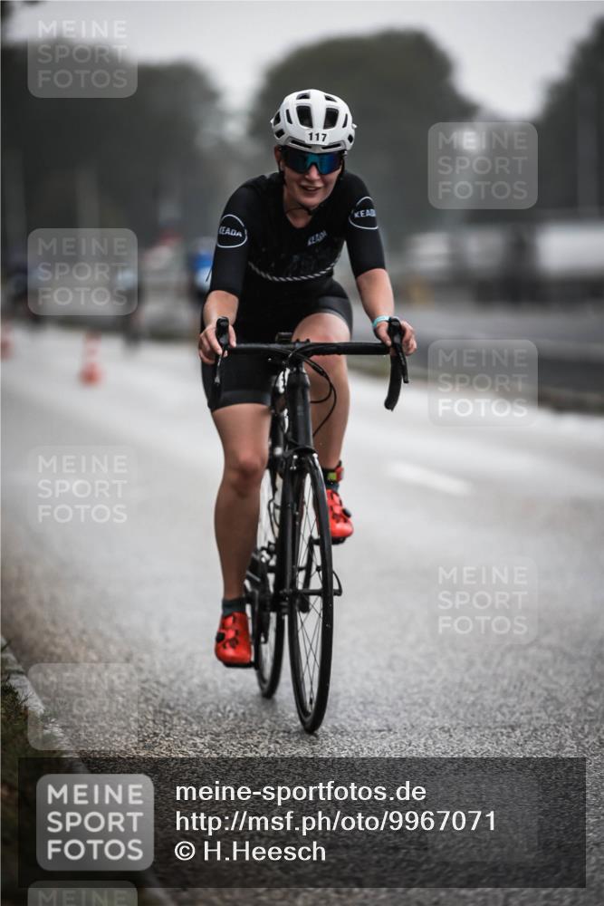 16.08.2026 - KN Förde Triathlon 2026 H.Heesch http://msf.ph/oto/9967071 16.08.2026 09:31:05 Radfahren 117, 130, 214 meine-sportfotos.de