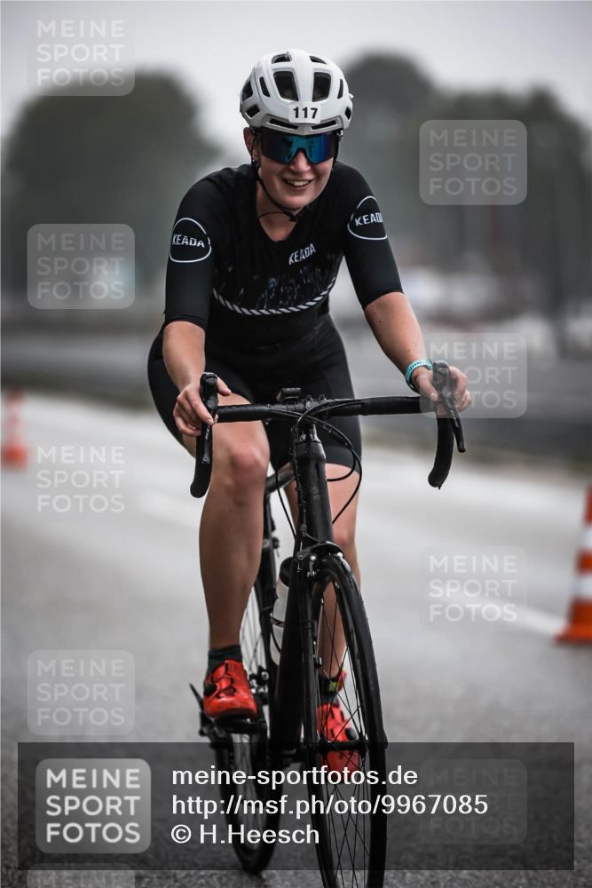16.08.2026 - KN Förde Triathlon 2026 H.Heesch http://msf.ph/oto/9967085 16.08.2026 09:31:06 Radfahren 117, 130, 167, 182 meine-sportfotos.de