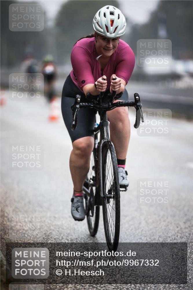 16.08.2026 - KN Förde Triathlon 2026 H.Heesch http://msf.ph/oto/9967332 16.08.2026 09:39:04 Radfahren 180, 183, 239 meine-sportfotos.de