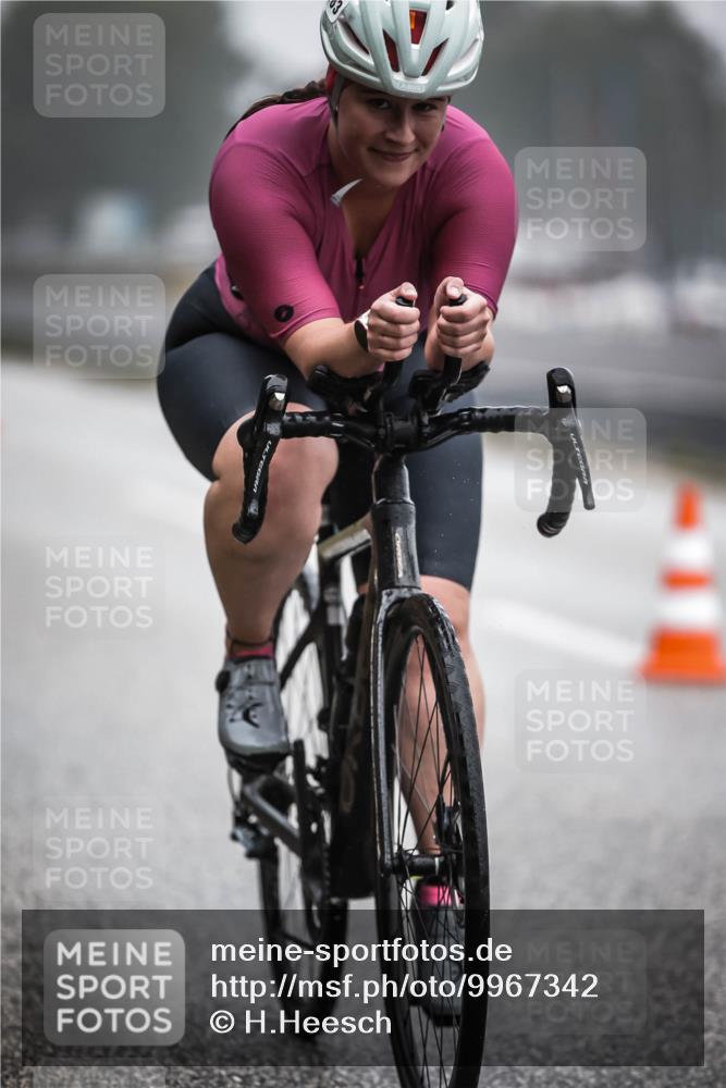 16.08.2026 - KN Förde Triathlon 2026 H.Heesch http://msf.ph/oto/9967342 16.08.2026 09:39:04 Radfahren 180, 183, 239 meine-sportfotos.de
