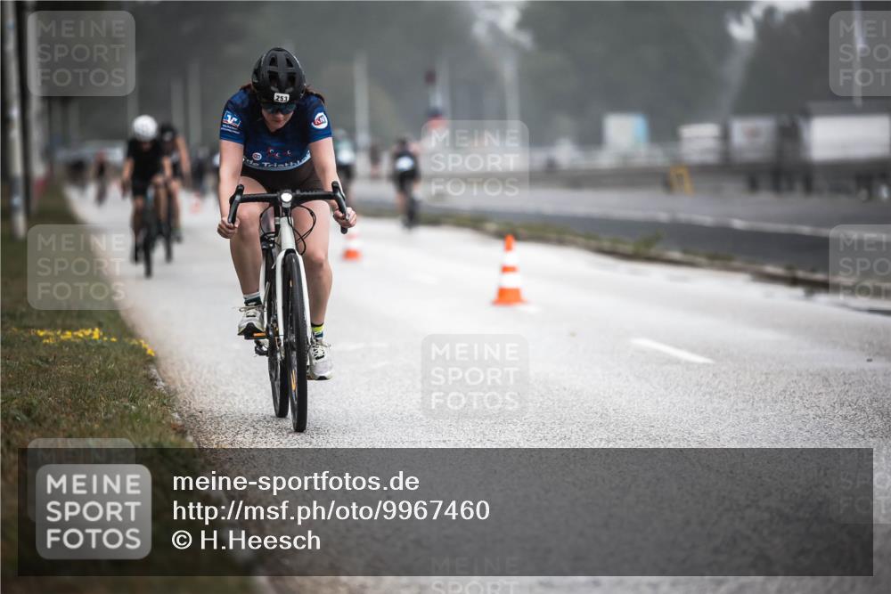 16.08.2026 - KN Förde Triathlon 2026 H.Heesch http://msf.ph/oto/9967460 16.08.2026 09:39:36 Radfahren 119, 227, 253 meine-sportfotos.de