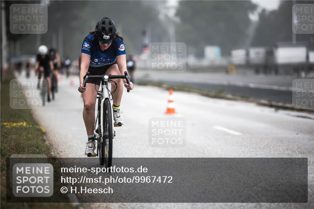 16.08.2026 - KN Förde Triathlon 2026 H.Heesch http://msf.ph/oto/9967472 16.08.2026 09:39:37 Radfahren 119, 227, 242, 253, 537 meine-sportfotos.de