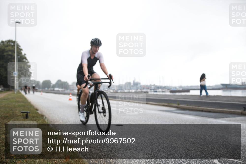 16.08.2026 - KN Förde Triathlon 2026 H.Heesch http://msf.ph/oto/9967502 16.08.2026 09:27:59 Radfahren 103, 110, 113, 114, 146, 164, 166, 174, 178, 192, 239 meine-sportfotos.de