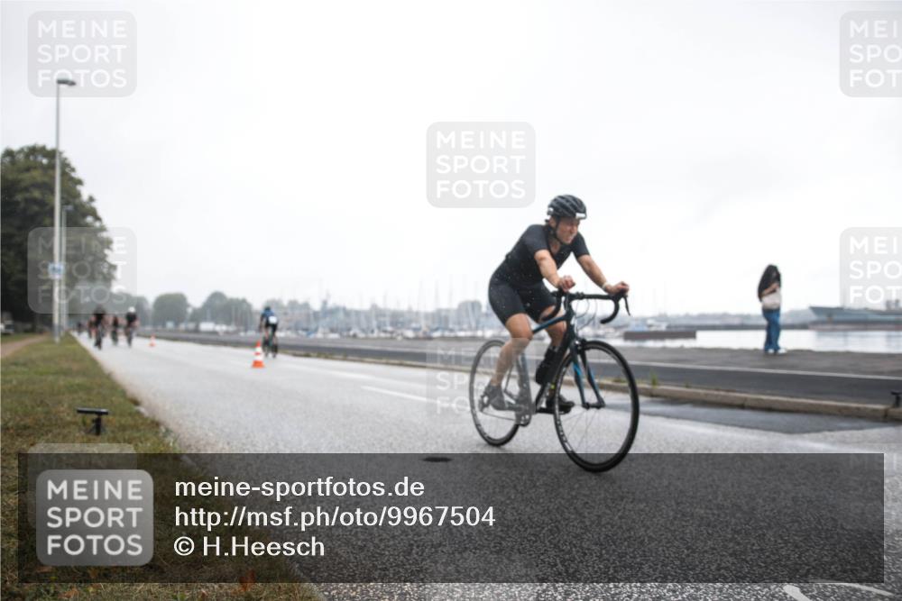 16.08.2026 - KN Förde Triathlon 2026 H.Heesch http://msf.ph/oto/9967504 16.08.2026 09:27:59 Radfahren 103, 110, 113, 114, 146, 164, 166, 174, 178, 192, 239 meine-sportfotos.de