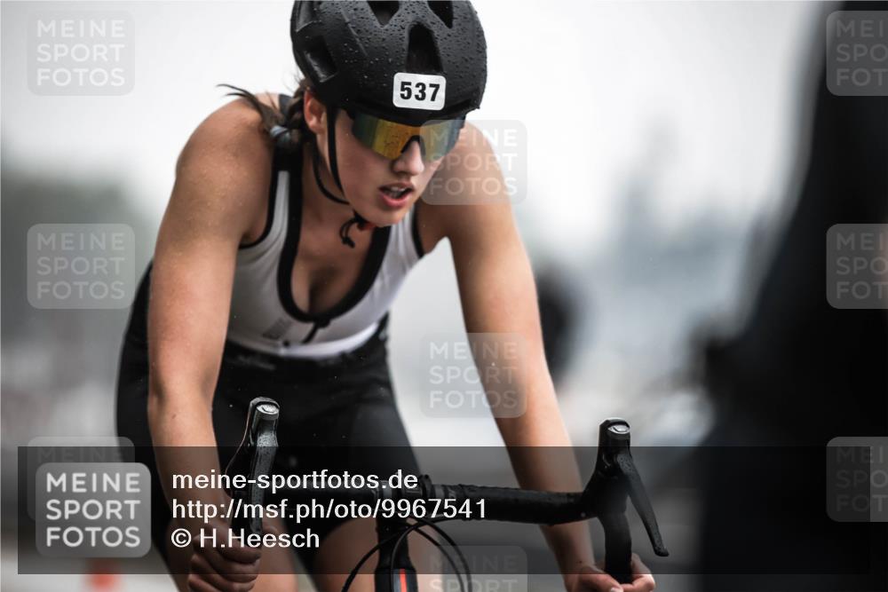 16.08.2026 - KN Förde Triathlon 2026 H.Heesch http://msf.ph/oto/9967541 16.08.2026 09:39:42 Radfahren 119, 227, 242, 537 meine-sportfotos.de