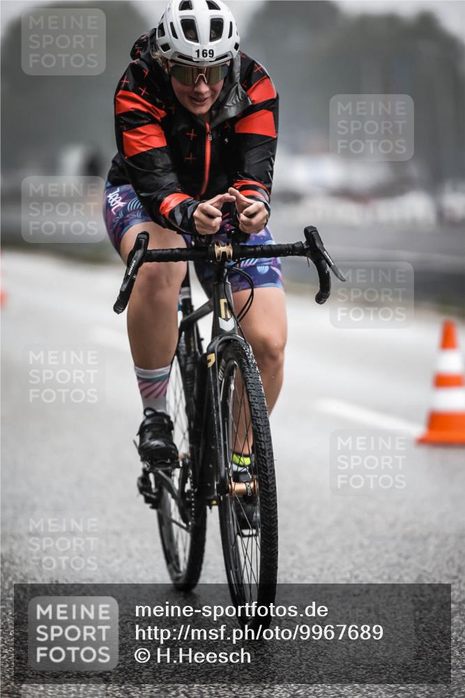 16.08.2026 - KN Förde Triathlon 2026 H.Heesch http://msf.ph/oto/9967689 16.08.2026 09:40:10 Radfahren 159, 160, 169, 214 meine-sportfotos.de