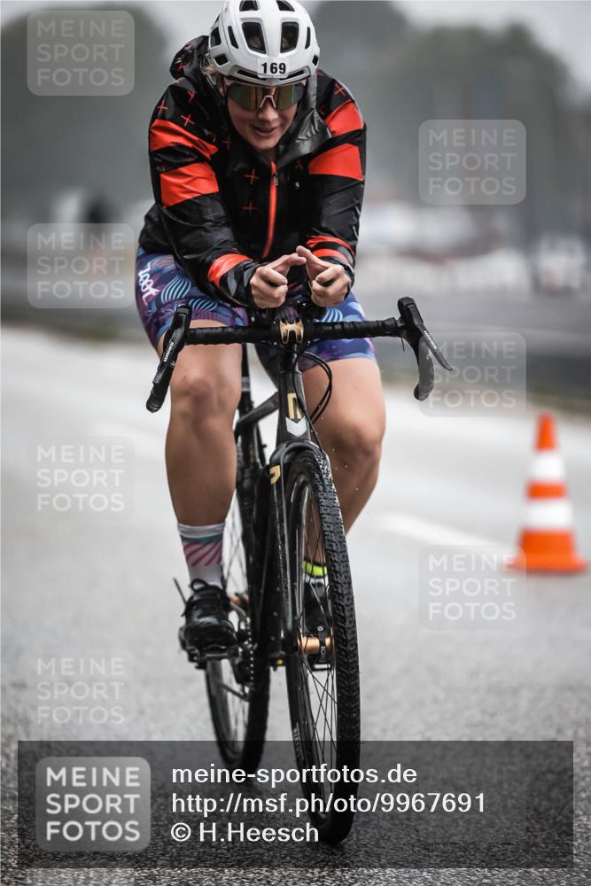 16.08.2026 - KN Förde Triathlon 2026 H.Heesch http://msf.ph/oto/9967691 16.08.2026 09:40:10 Radfahren 159, 160, 169, 214 meine-sportfotos.de