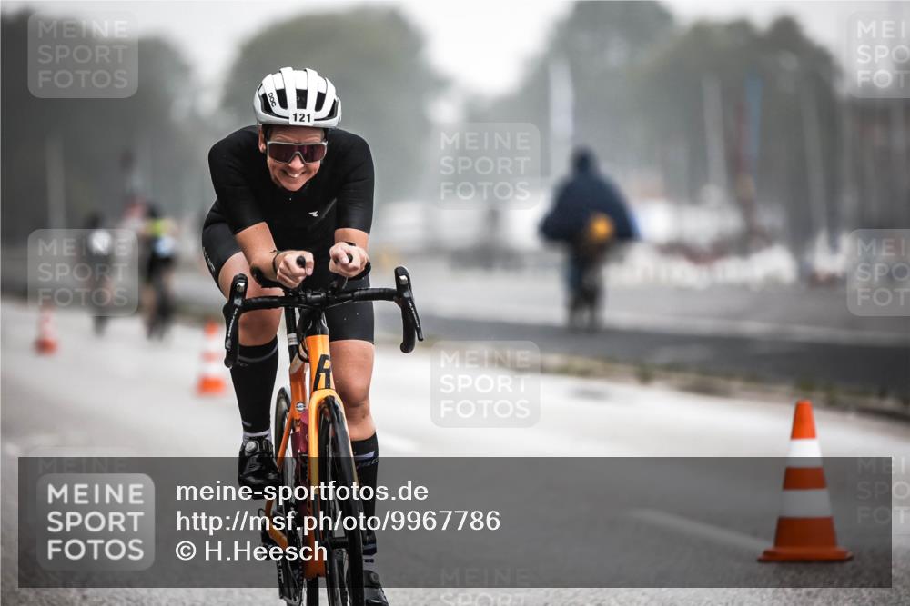 16.08.2026 - KN Förde Triathlon 2026 H.Heesch http://msf.ph/oto/9967786 16.08.2026 09:40:20 Radfahren 110, 116, 121, 142, 148, 206 meine-sportfotos.de