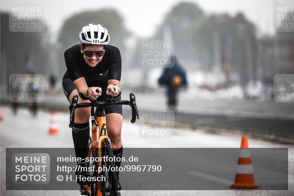 16.08.2026 - KN Förde Triathlon 2026 H.Heesch http://msf.ph/oto/9967790 16.08.2026 09:40:21 Radfahren 110, 121, 127, 140, 142, 148, 176, 191, 206 meine-sportfotos.de