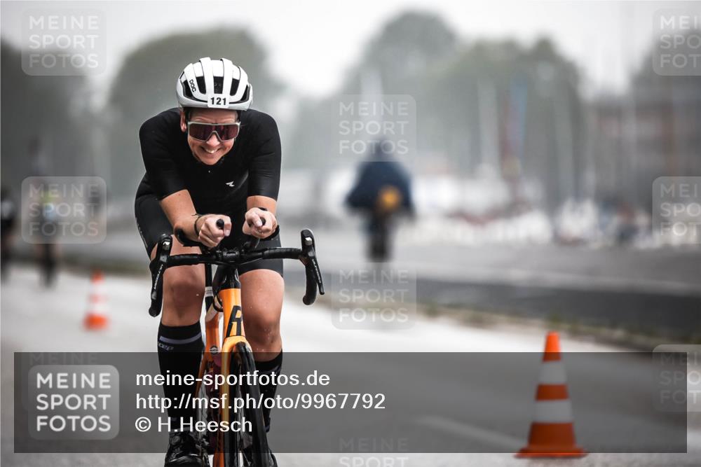 16.08.2026 - KN Förde Triathlon 2026 H.Heesch http://msf.ph/oto/9967792 16.08.2026 09:40:21 Radfahren 110, 121, 127, 140, 142, 148, 176, 191, 206 meine-sportfotos.de