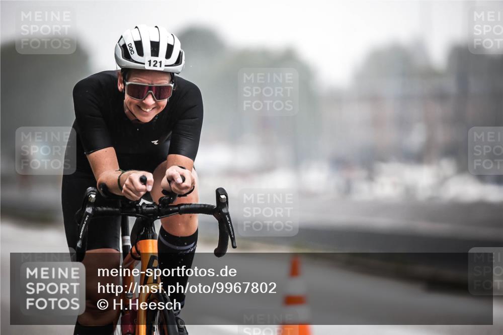 16.08.2026 - KN Förde Triathlon 2026 H.Heesch http://msf.ph/oto/9967802 16.08.2026 09:40:21 Radfahren 110, 121, 127, 140, 142, 148, 176, 191, 206 meine-sportfotos.de