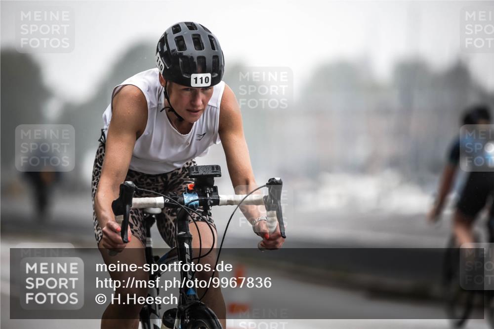 16.08.2026 - KN Förde Triathlon 2026 H.Heesch http://msf.ph/oto/9967836 16.08.2026 09:40:23 Radfahren 106, 110, 121, 127, 140, 142, 176, 191, 206 meine-sportfotos.de