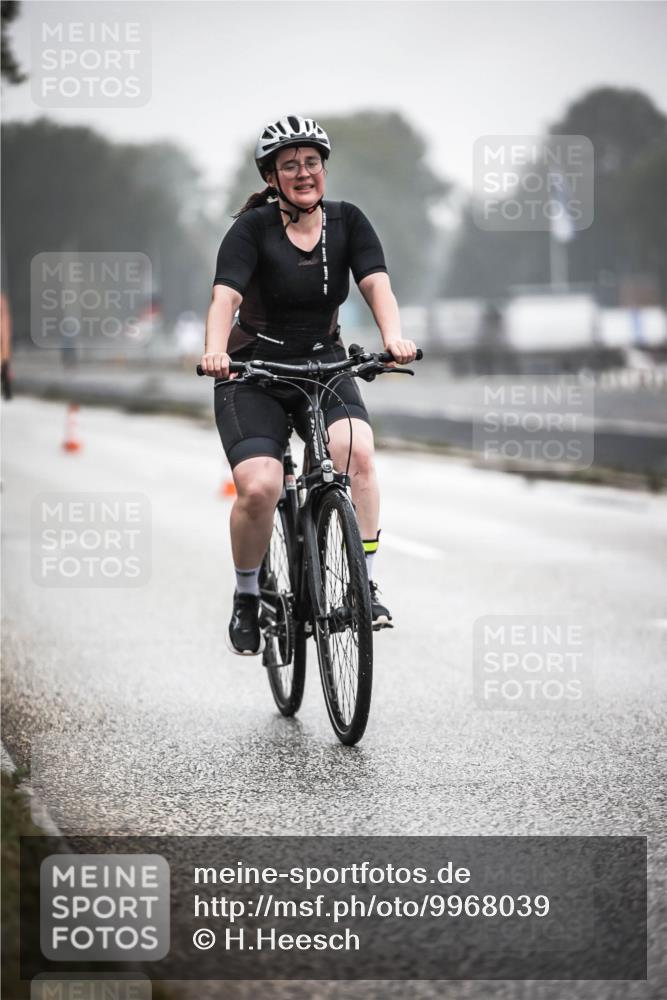 16.08.2026 - KN Förde Triathlon 2026 H.Heesch http://msf.ph/oto/9968039 16.08.2026 09:41:16 Radfahren 149, 205, 233, 234, 240, 264 meine-sportfotos.de